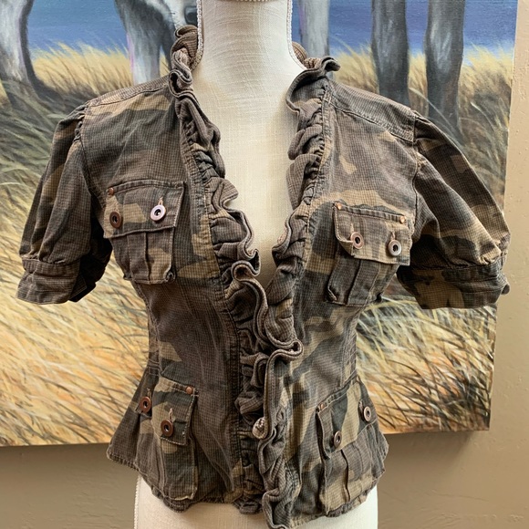 Nick and Mo SZ MD girls camouflage ruffle top - Picture 2 of 14